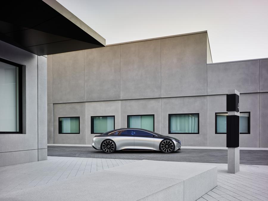  Mercedes-Benz Vision EQS 2019 года  (фото 12 из 54)